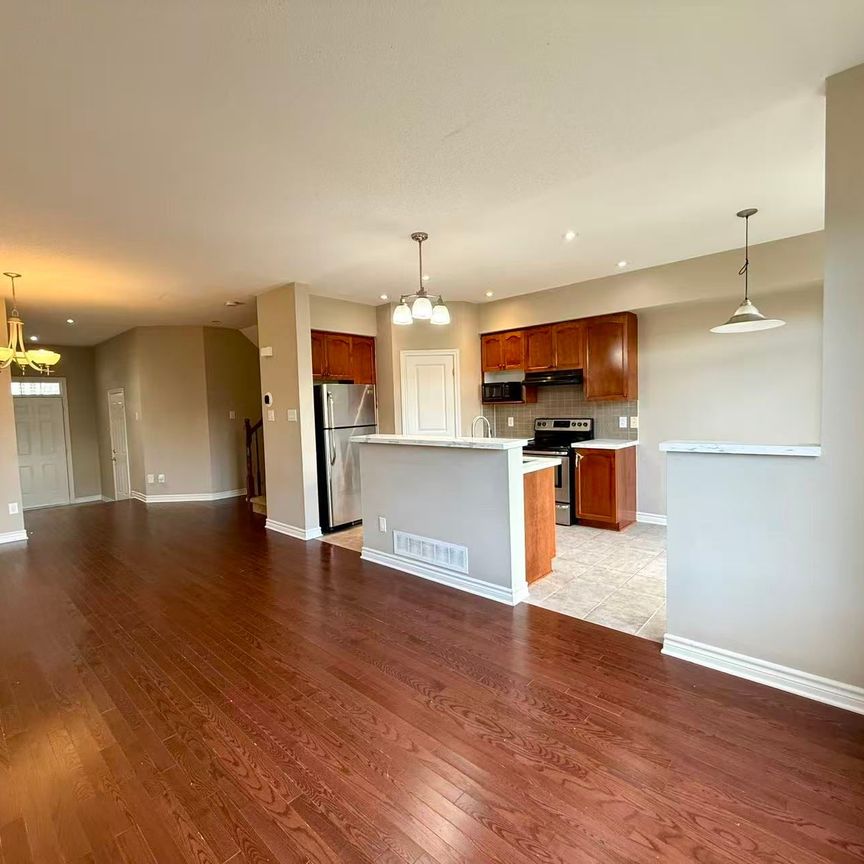 For Lease - 949 KLONDIKE Road, Kanata, Ontario - Photo 1