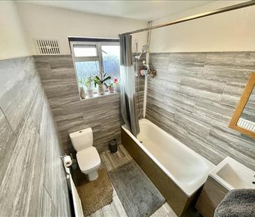 Village Way, London - Photo 2