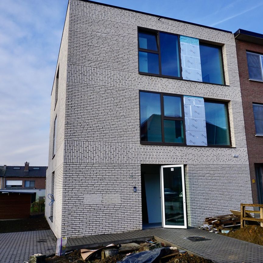 Nieuwbouw gelijkvloersappartement met 2 slaapkamers en tuin. - Foto 1