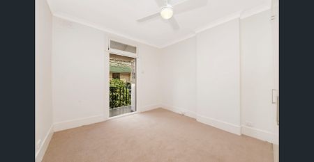 North facing home over two levels with terrace & parking - Photo 4