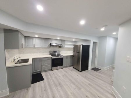 For Lease - 54 Oconnor Crescent, Brampton, Ontario - Photo 4