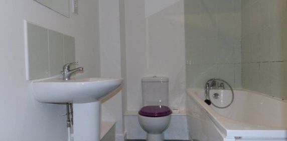 St Crispins Court, Mansfield, NG18 - Photo 2