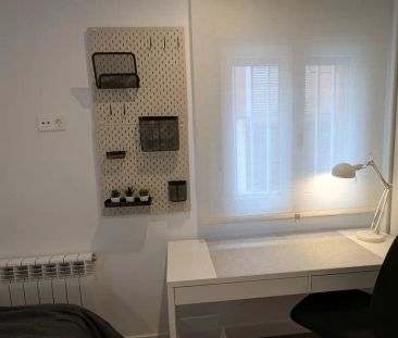 Room in a shared 5-bedroom apartment for rent in Almenara, Only Males - Foto 3