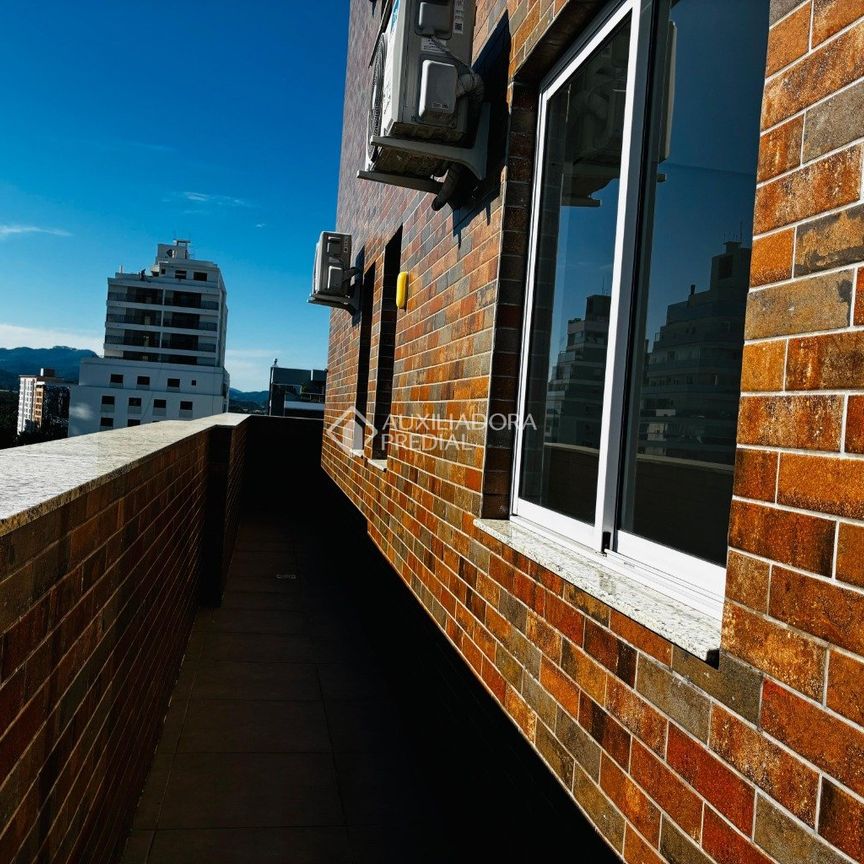 Apartamento com 3 quartos e 136m² para alugar em Pedra Branca, Palhoça. - Foto 1