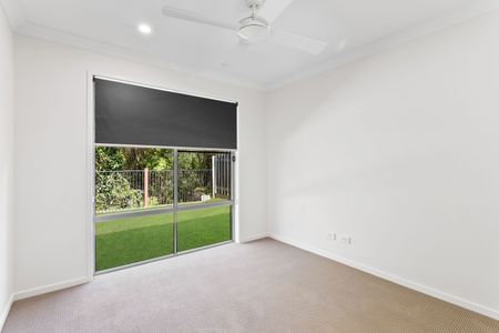 4 BEDROOM ENTERTAINERS HOME IN AN AMAZING LOCATION! - Photo 5