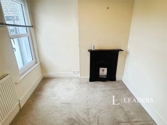 3 bedroom house to rent Lower Road, Eastbourne, BN21 - Photo 1