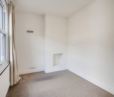 2 Bed Flat - Photo 4