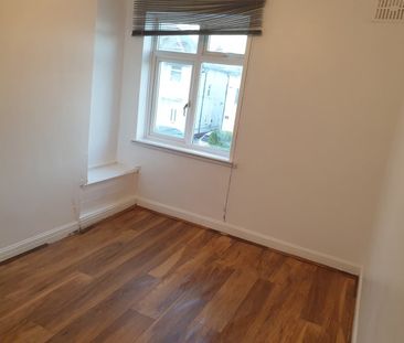 3 Bed Semi-Detached House, Brentvale, HA0 - Photo 2