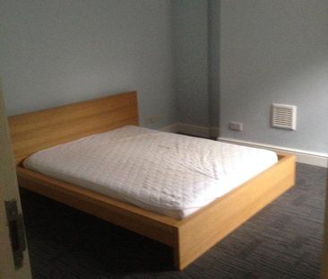 6 bedroom flat to rent - Photo 3