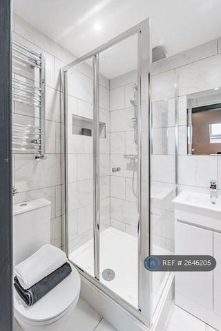 1 bedroom in a house share to rent - Photo 5