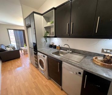 3 bedroom flat to rent - Photo 1