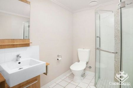 2 Bedroom First Floor - Fully Furnished - Break Lease - Photo 3