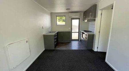 Cozy one bedroom unit - Photo 3