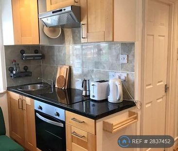 Studio to rent - Photo 6