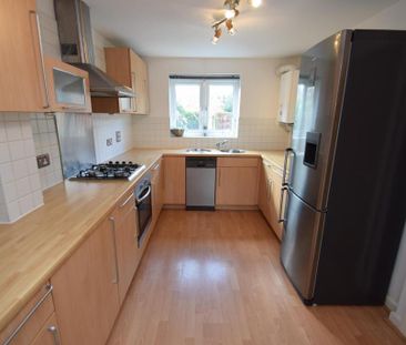 3 bedroom terraced house to rent - Photo 3