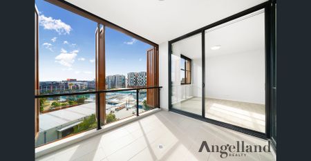 Large three-bedroom family home in the heart of Rosebery - Photo 5