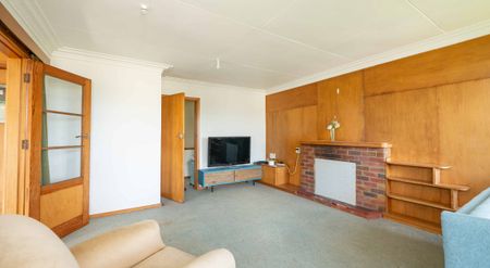 3 Bedroom Rental in the City Centre - Photo 5