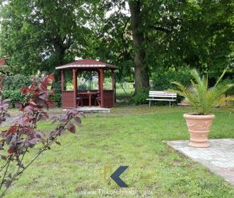 Wohnen im stilvollen Ambiente! 2 Zi.-Whg. in Villa mit EBK, Garten ... - Foto 1