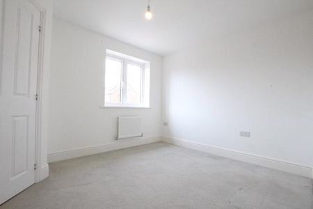 2 bedroom semi-detached house to rent - Photo 4