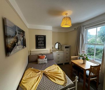 Room 1: 40A Farnham Road, Onslow, Guildford GU2 4JN- NO ADMIN FEES! - Photo 4