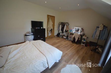 6 bedroom terraced house to rent - Photo 4