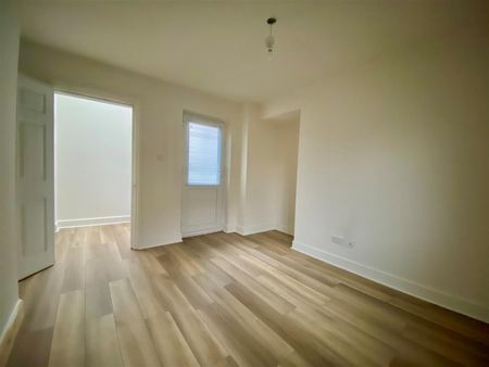 Park End Road, Gloucester - Photo 3