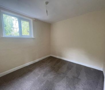2 bedroom character property to rent - Photo 6