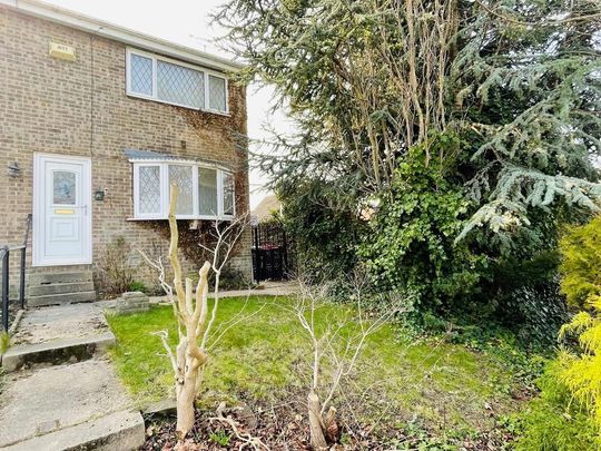 2 bedroom end of terrace house to rent - Photo 1