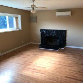 1 bdrm + den electricity/internet INCLUDED - Photo 1