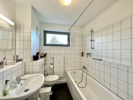 Helle 3-Zimmer-Wohnung mit guter Aufteilung & großem Balkon in zentrumsnaher Lage - Photo 4