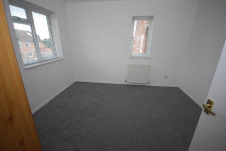 1 bed End Terrace House for rent - Photo 2