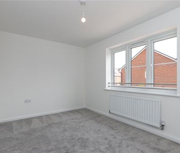 2 bedroom semi-detached house to rent - Photo 3