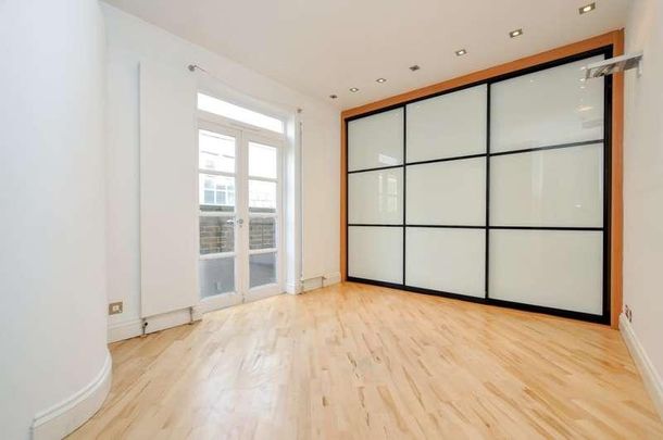 Stoke Newington High Street, Stoke Newington, N16 - Photo 1