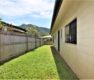 Freestanding 3 Bedroom Duplex - Double carport with Roller Door - F... - Photo 2