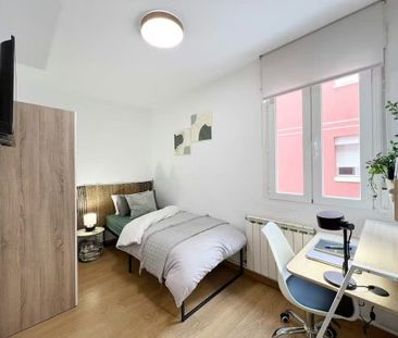 Calle de Ayllón, Madrid, Community of Madrid 28024 - Photo 3