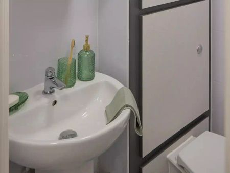 Premium Ensuite - Photo 4