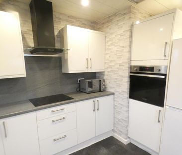 2 bedroom semi-detached bungalow to rent - Photo 6