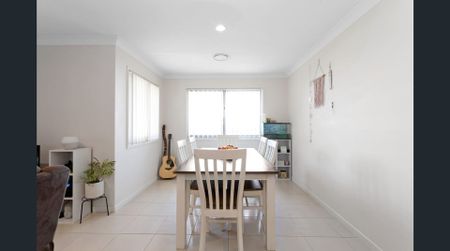 Spacious Family Home – Walk to Bucasia Beach! - Photo 2