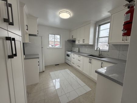 For Lease - 12 Felan Crescent, Toronto, Ontario - Photo 5