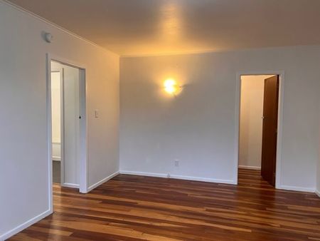 Charming 3BR Townhouse in Newlands - Photo 5