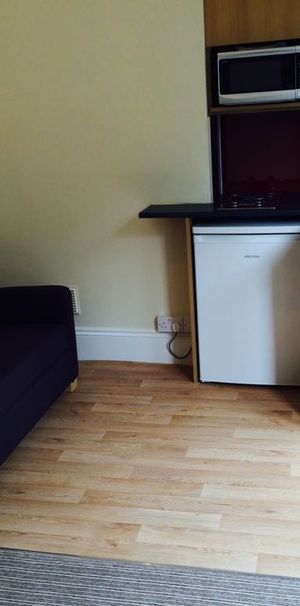 Studio Flat, Holyhead Road, CV1 - Photo 1
