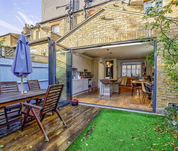 3 bedroom terraced house to rent - Photo 2