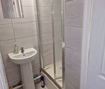 Studio Flat, Ivinghoe Road, RM8 - Photo 5