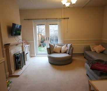 2 bedroom terraced house to rent - Photo 2