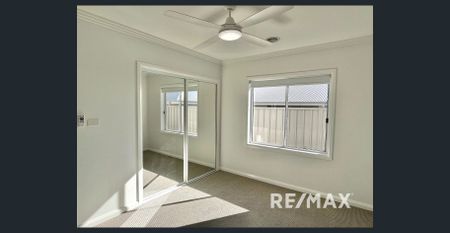 Modern Family Home - Photo 5