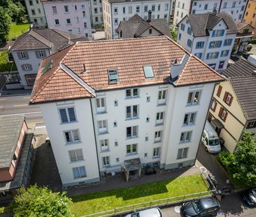 Charmante 1.5-Zimmer-Dachwohnung im Herzen von St. Gallen - Photo 2