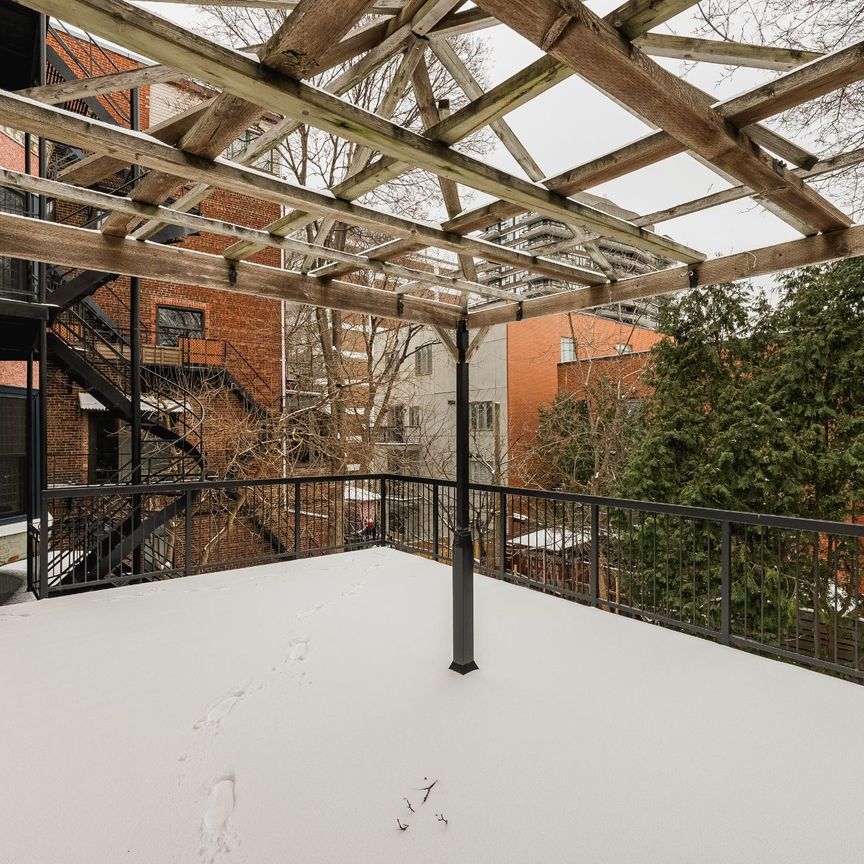 1570 Av. des Pins O., #B - Photo 1