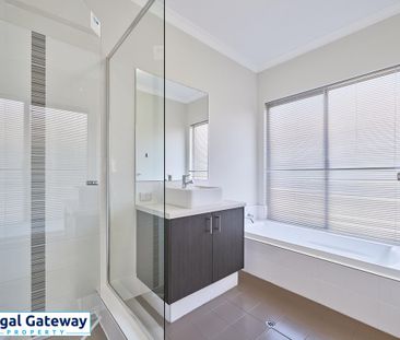 31 Aubin Grove Link, AUBIN GROVE WA 6164 - Photo 4