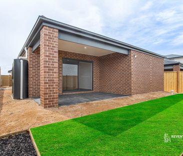 8 Slade Street, Sunbury, Vic 3429 - Photo 5