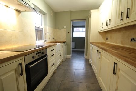 2 bedroom House for rent - Photo 5